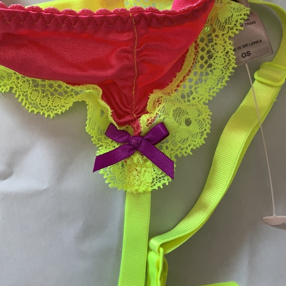 Victoria’s Secret Garter Belt - Picture 5 of 5